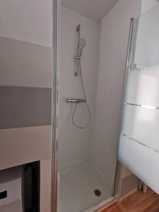 Appartement Sources Bas Chambre Climatisation Avignon